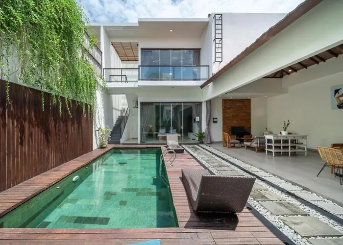 Modern Tropical 2br In Seminyak Kuta With Pool & Garden 4* レギャン
