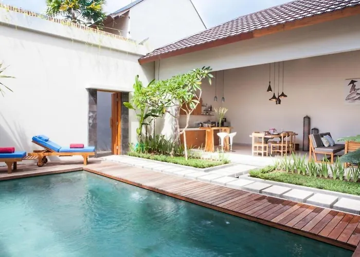 Modern Tropical 2br In Seminyak Kuta With Pool & Garden ベッド・アンド・ブレックファスト 4*