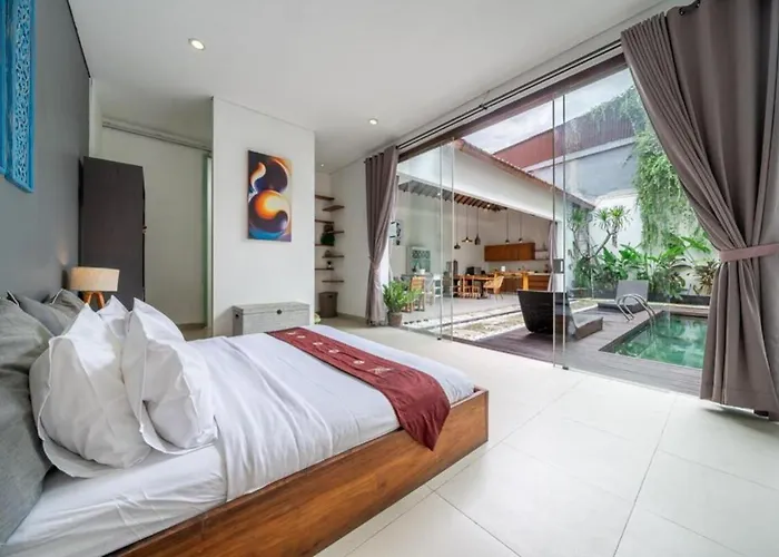 ベッド・アンド・ブレックファスト Modern Tropical 2br In Seminyak Kuta With Pool & Garden 4*