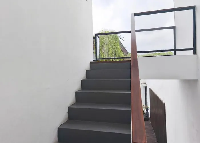 Modern Tropical 2br In Seminyak Kuta With Pool & Garden ベッド・アンド・ブレックファスト レギャン
