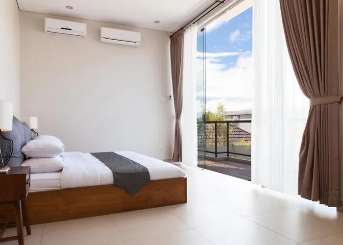 Modern Tropical 2br In Seminyak Kuta With Pool & Garden 4*