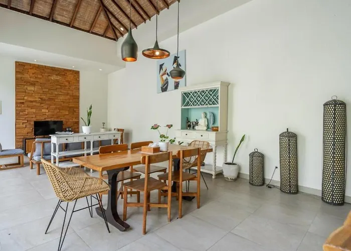 Modern Tropical 2br In Seminyak Kuta With Pool & Garden
