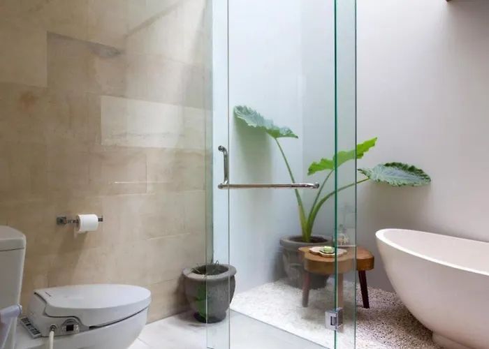 Modern Tropical 2br In Seminyak Kuta With Pool & Garden ベッド・アンド・ブレックファスト レギャン