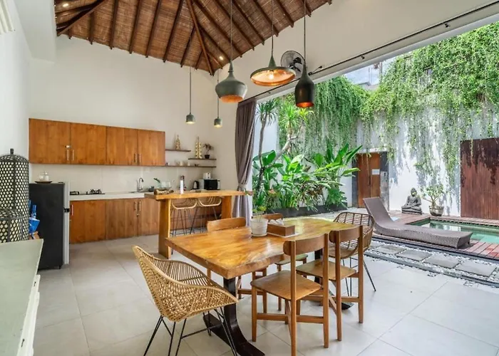 Modern Tropical 2br In Seminyak Kuta With Pool & Garden 4*